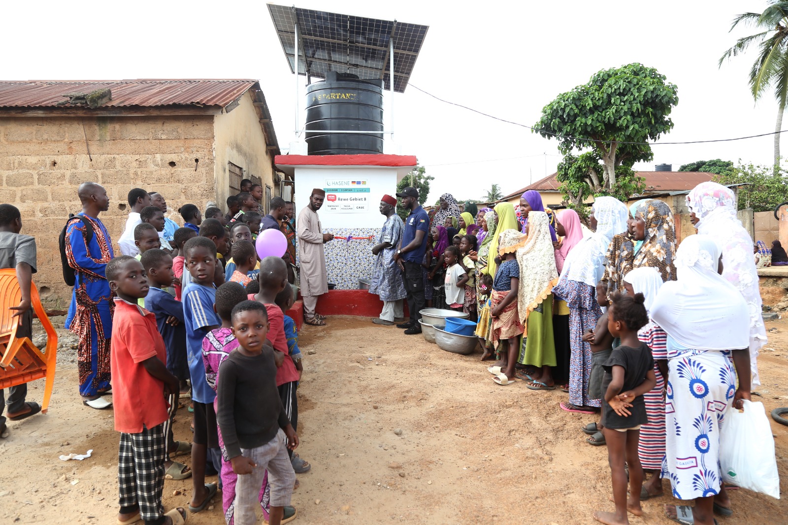 Inauguration de forages réalisés par la fondation HASENE.