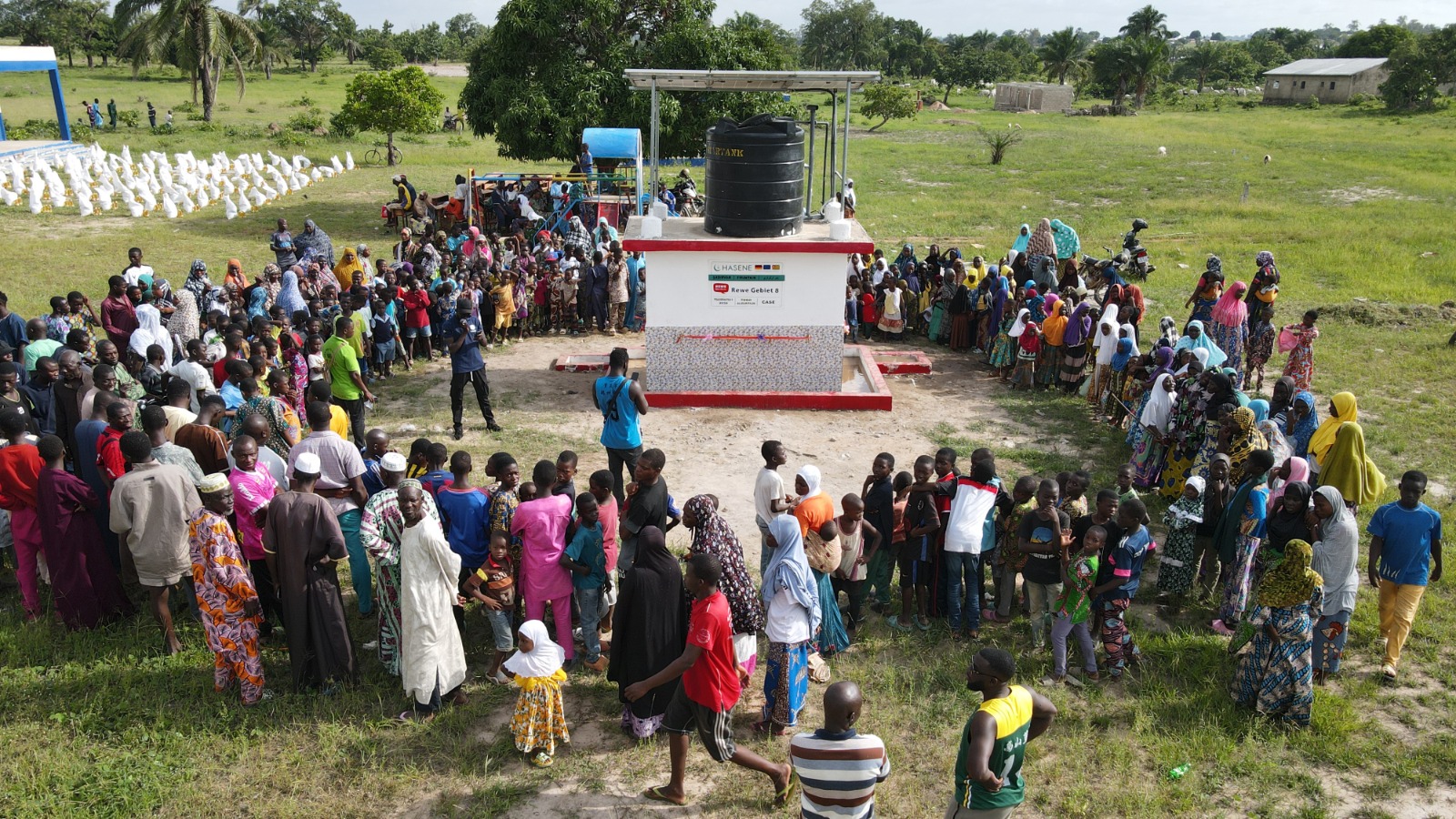 Inauguration de forages réalisés par la fondation HASENE.