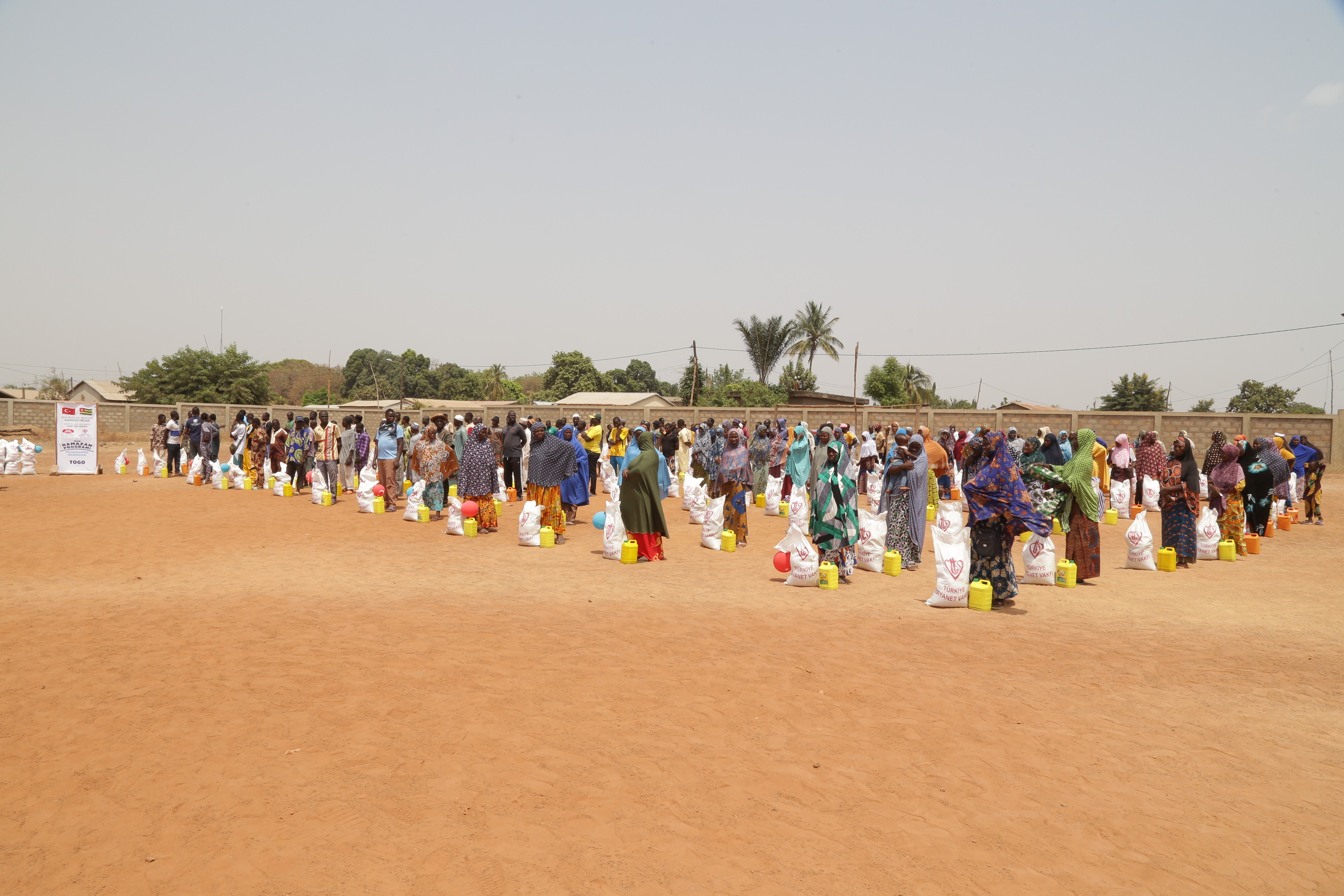 Ramadan au Togo : CASE TOGO et la Fondation Diyanet de Turquie distribuent des centaines de kits alimentaires aux musulmans